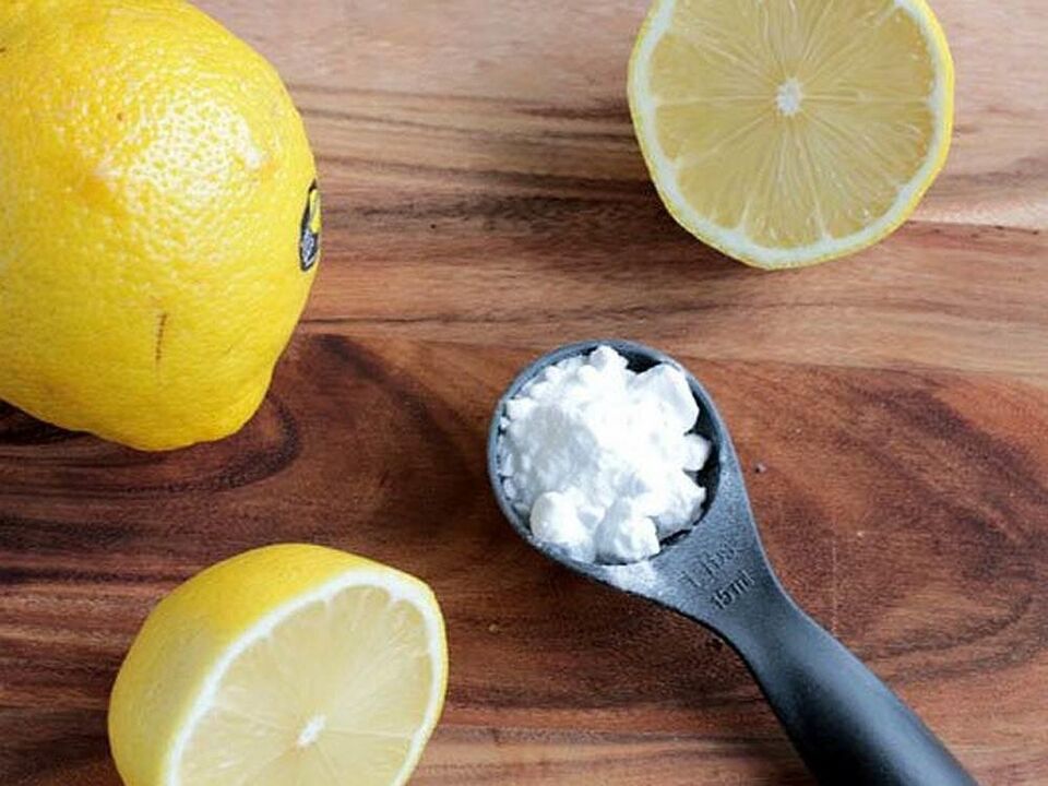 limona in soda proti glivicam na nohtih